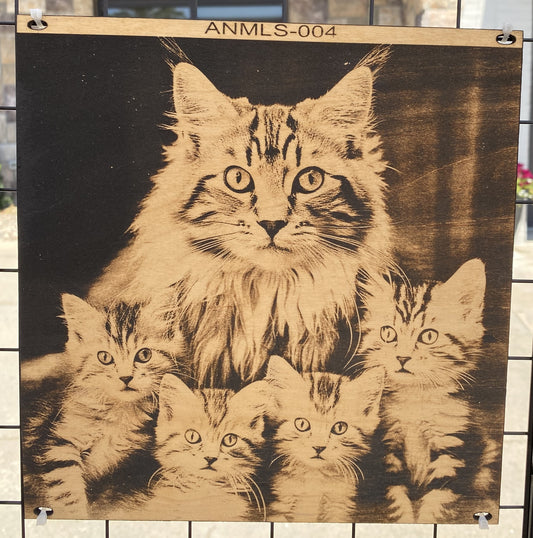"Purrfect Family – Mom & Meow" SKU: ANMLS-004